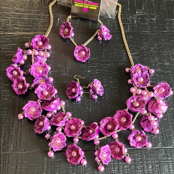 Purple Floral palm Necklace and Earring Set - Picture 3 of 4